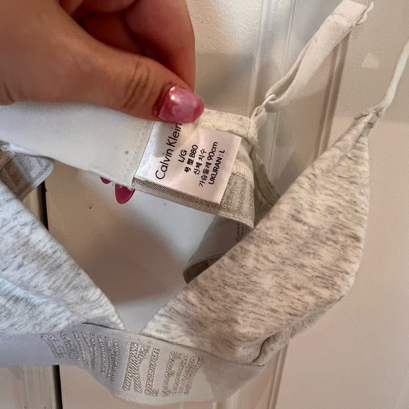 Calvin Klein bralette - Picture 2 of 3